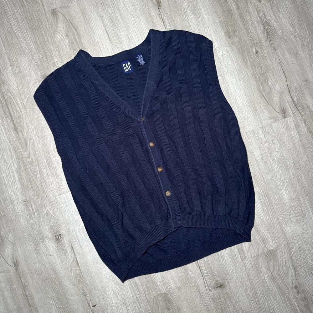 GAP 2000's adult sleeveless cardigan button up